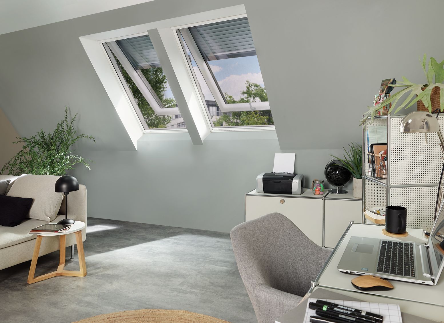 Roto Dachfenster mit Außenrolladen